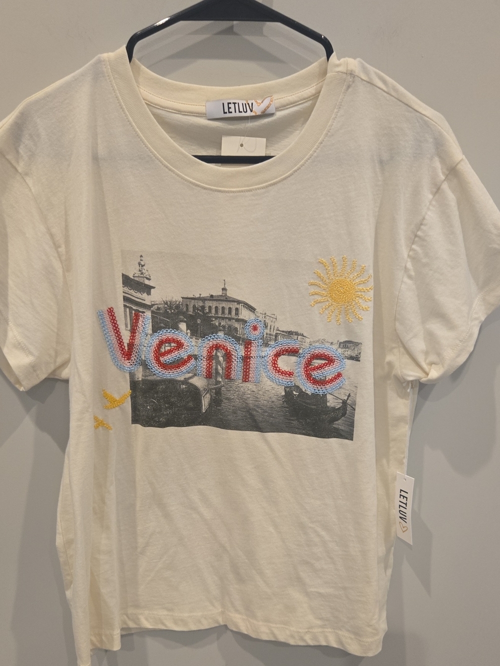 NWT Letluv Women"s Cream 'Venice' Graphic T-Shirt. Medium.